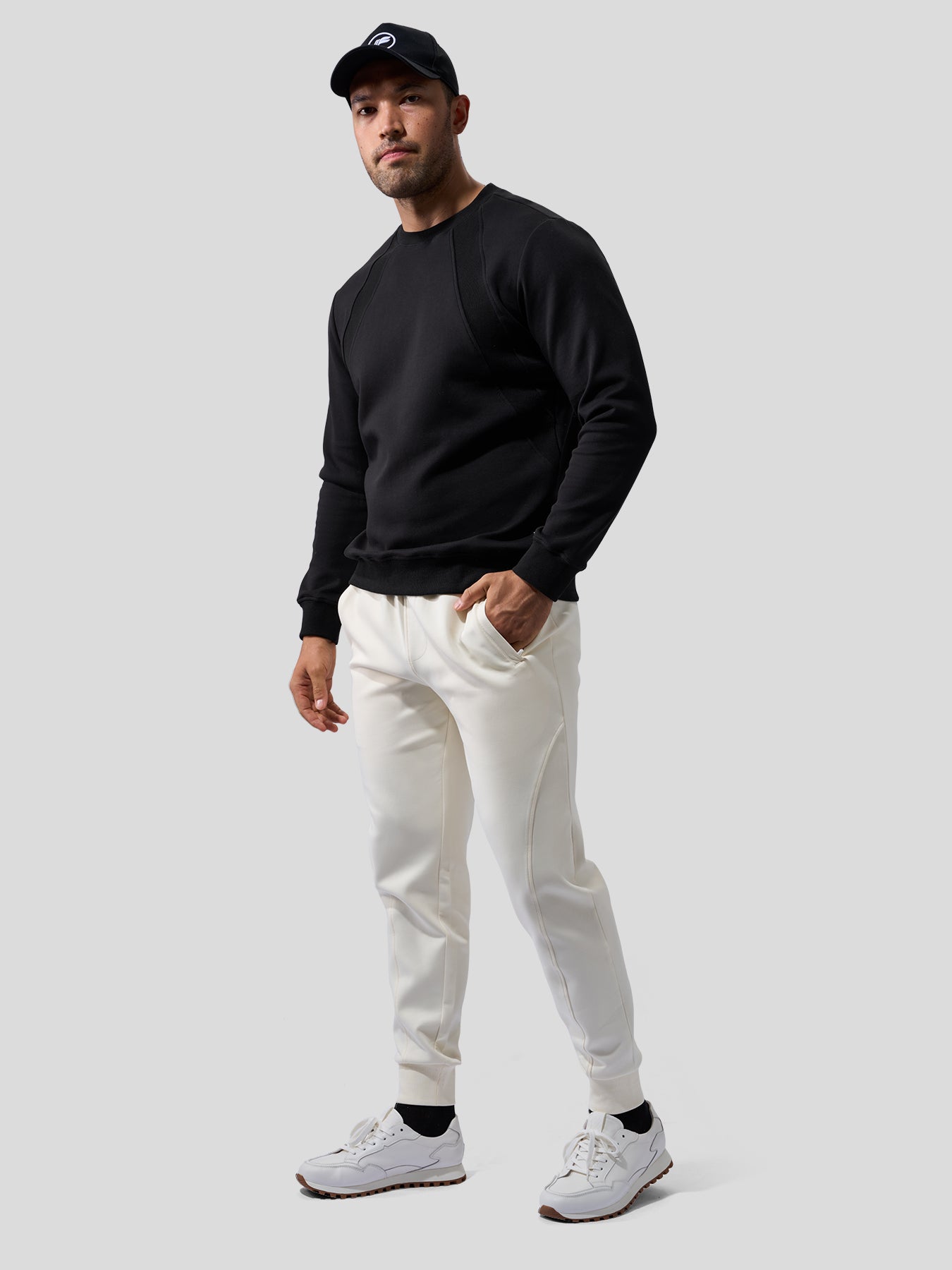 Weekend Performance Crew Neck Sweatshirt