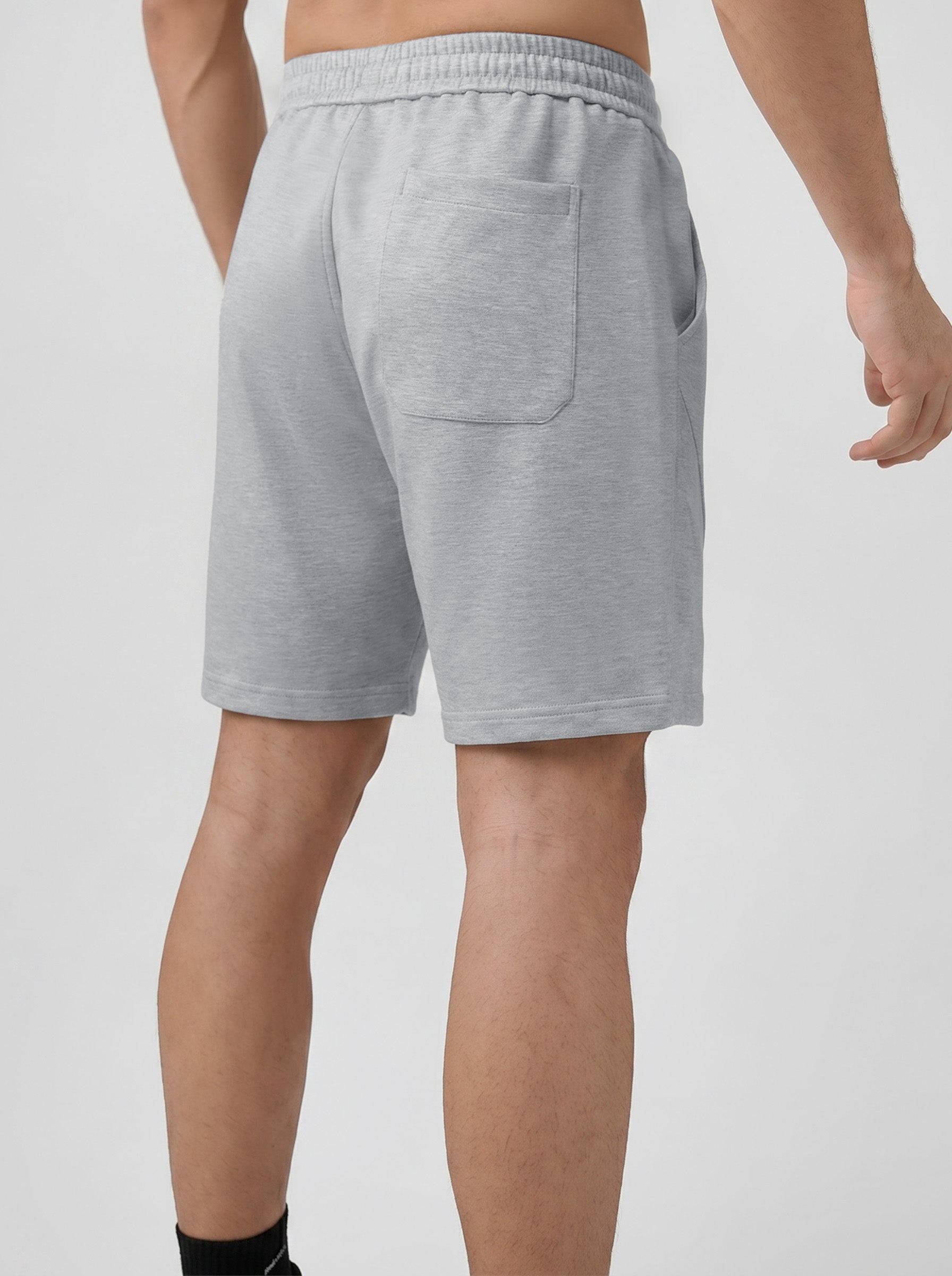 Weekend Performance Casual Short 7"