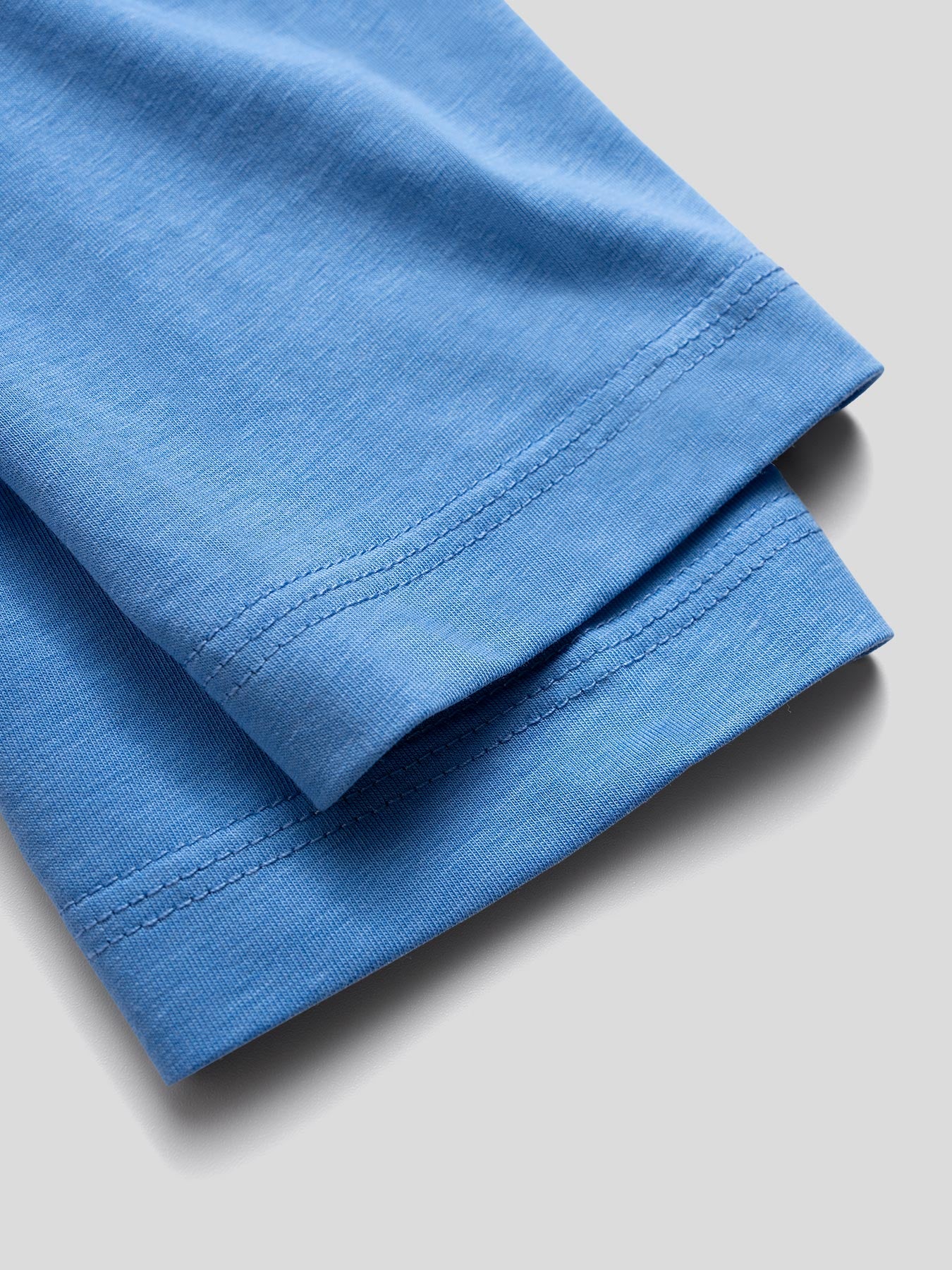 StaySmooth Long Sleeve Curve Hem Tee: Slim Fit