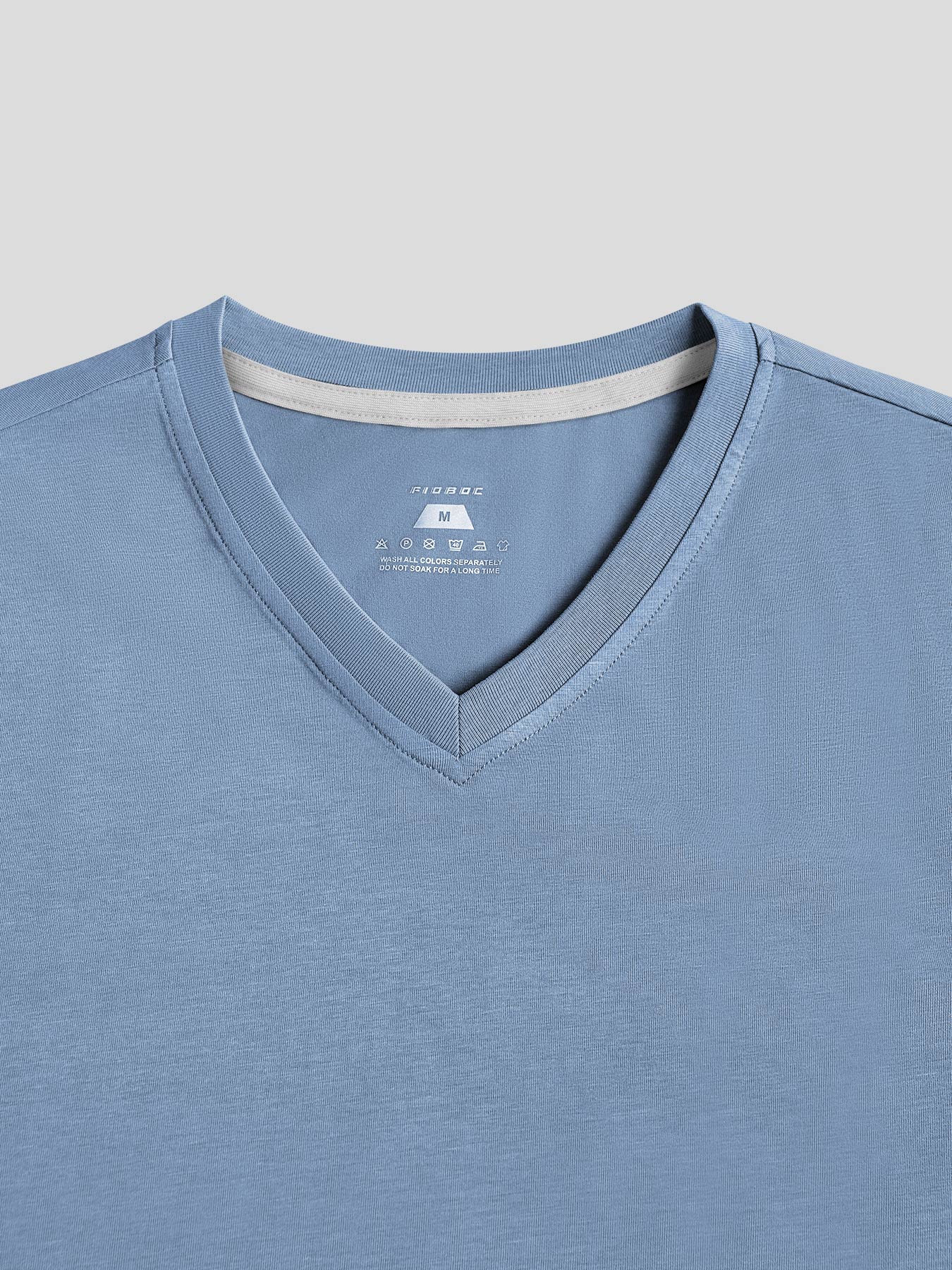 StayCool 2.0 V-neck Curve-Hem Tee: Slim Fit