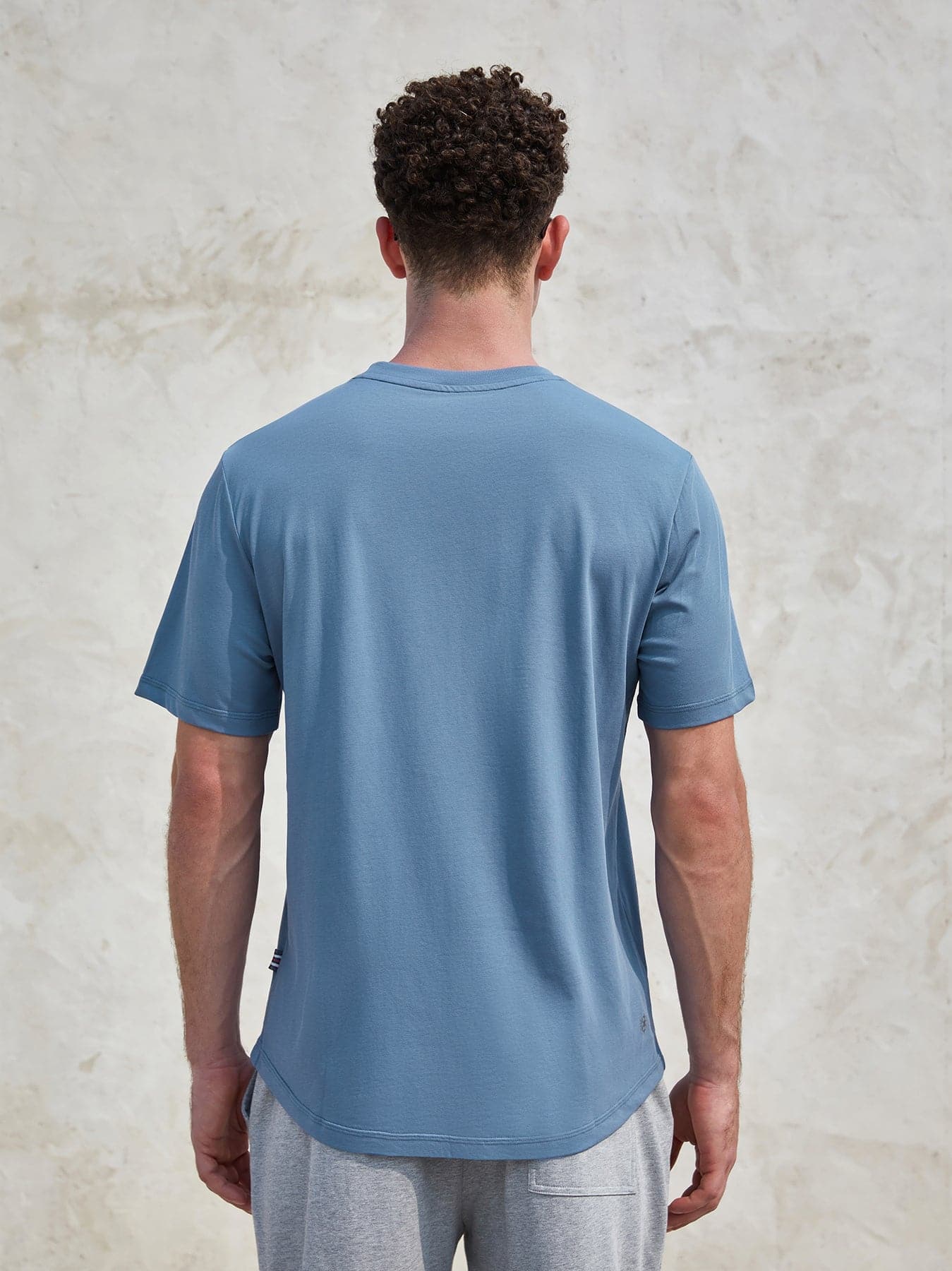 StayCool 2.0 Curve-Hem T-Shirt: Klassische Passform