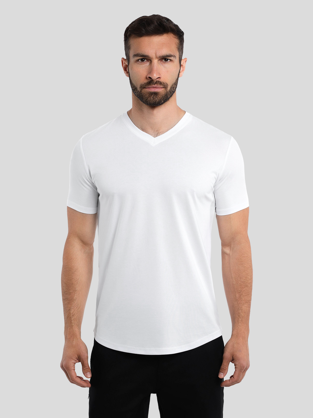 StayCool 2.0 T-Shirt mit V-Ausschnitt und geschwungenem Saum: Slim Fit | 