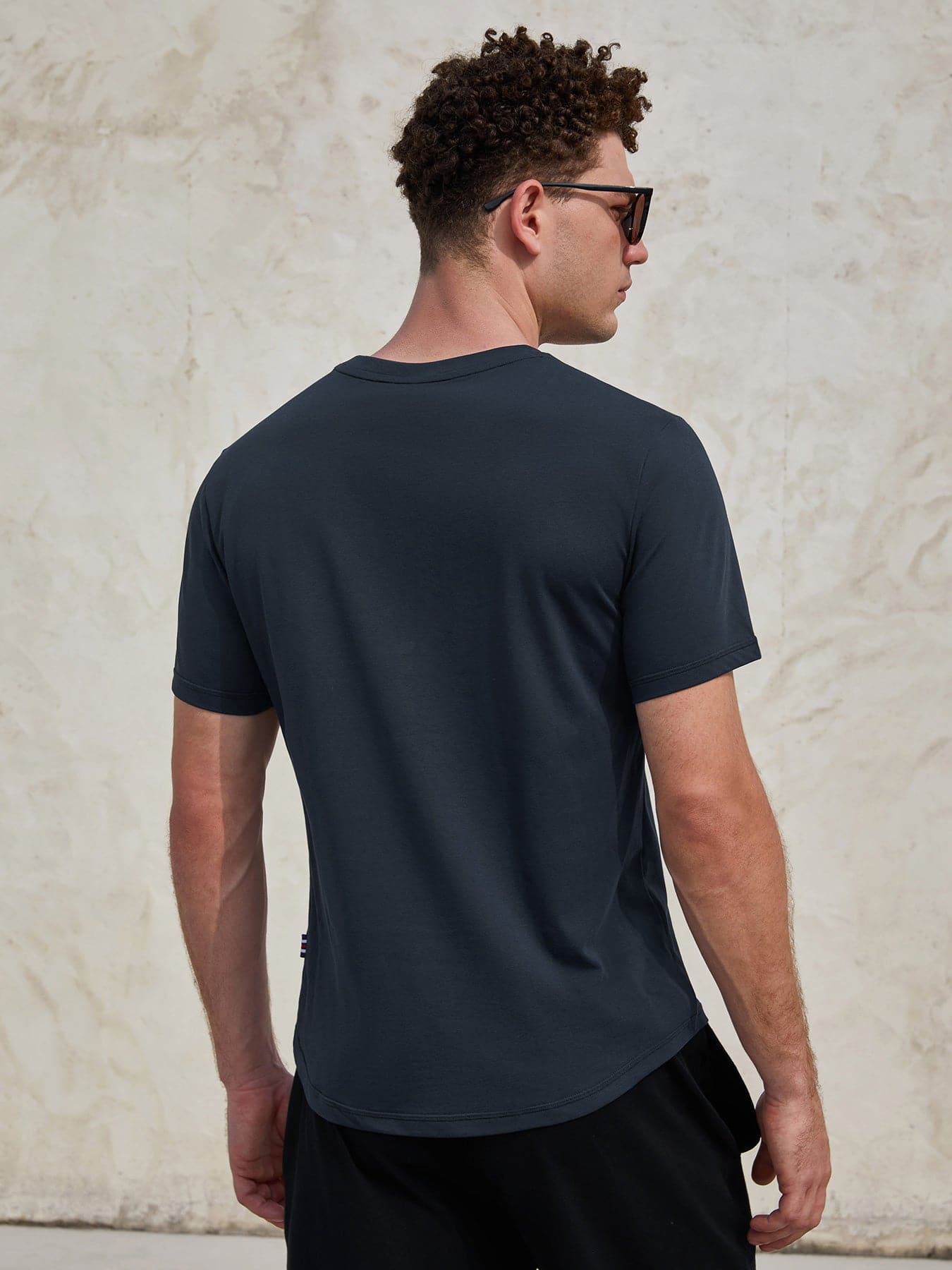 StayCool 2.0 Curve-Hem Tee: Slim-Fit