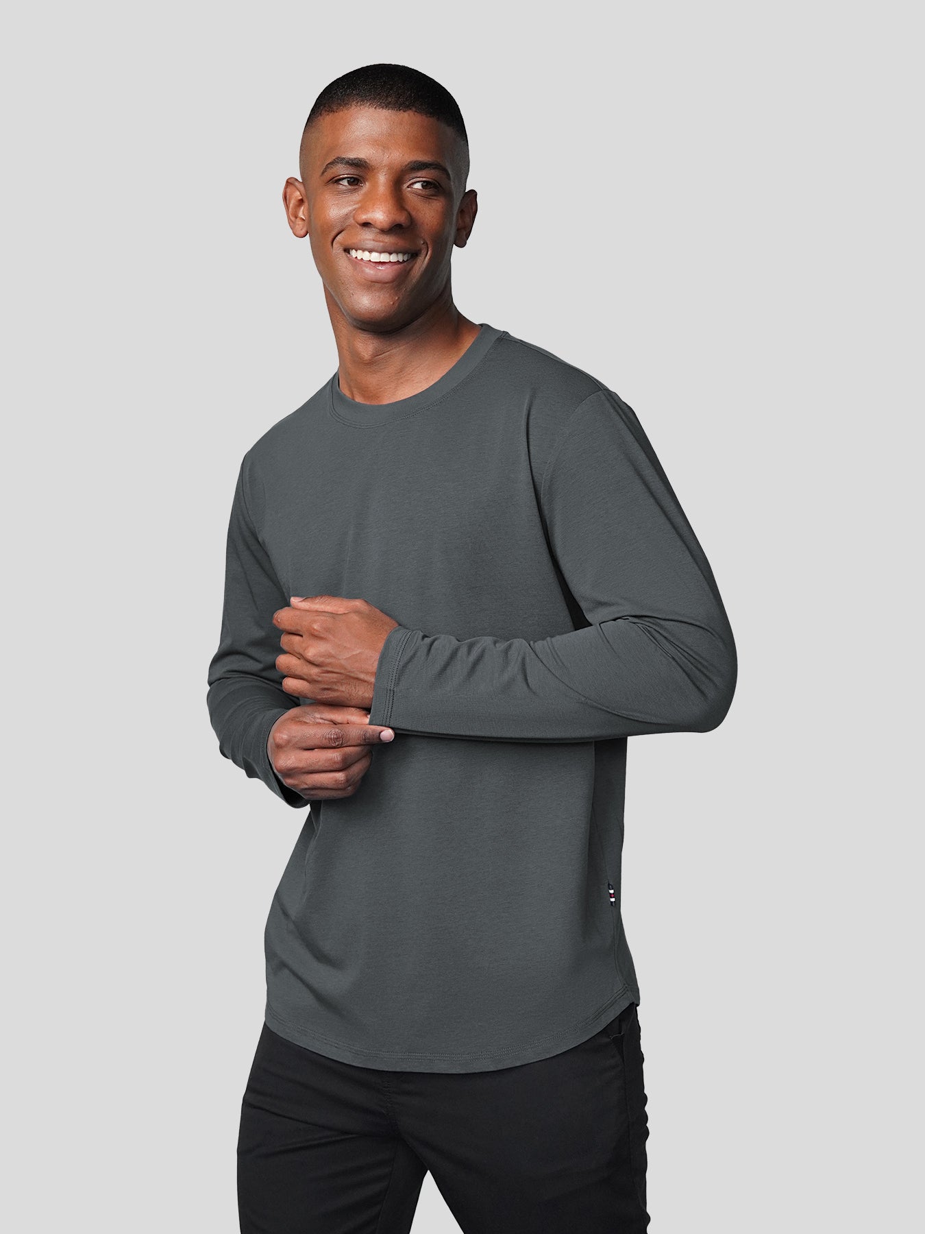 StaySmooth Long Sleeve Curve Hem Tee:Classic Fit