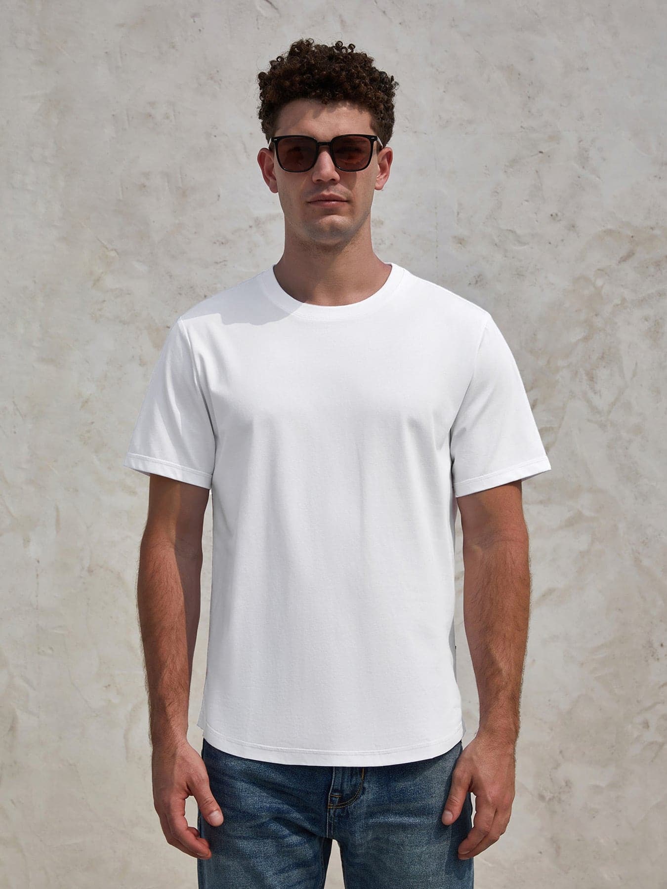 CloudWear Curve-Hem T-Shirt: Klassische Passform