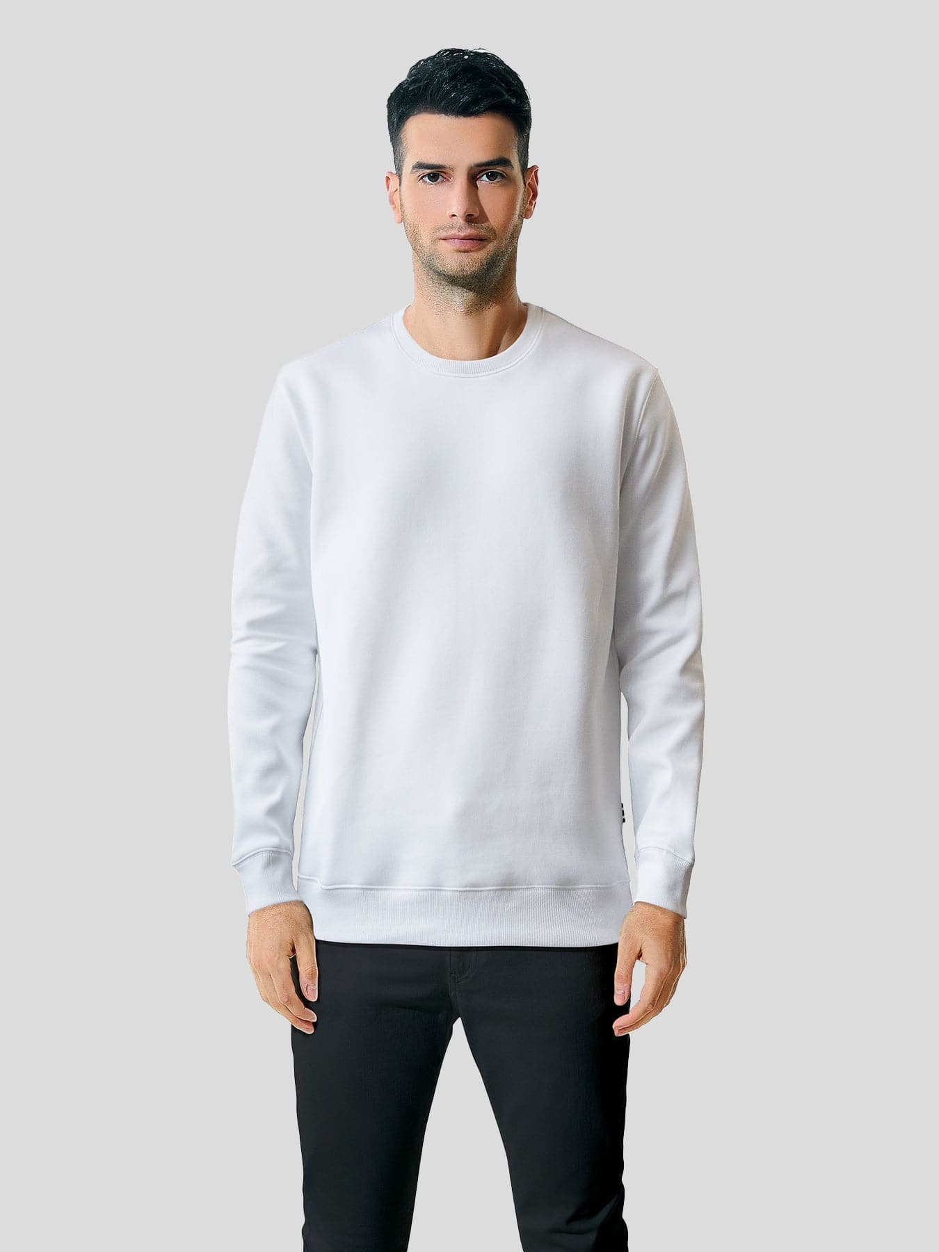 Einfaches weißes Pullover-Sweatshirt 