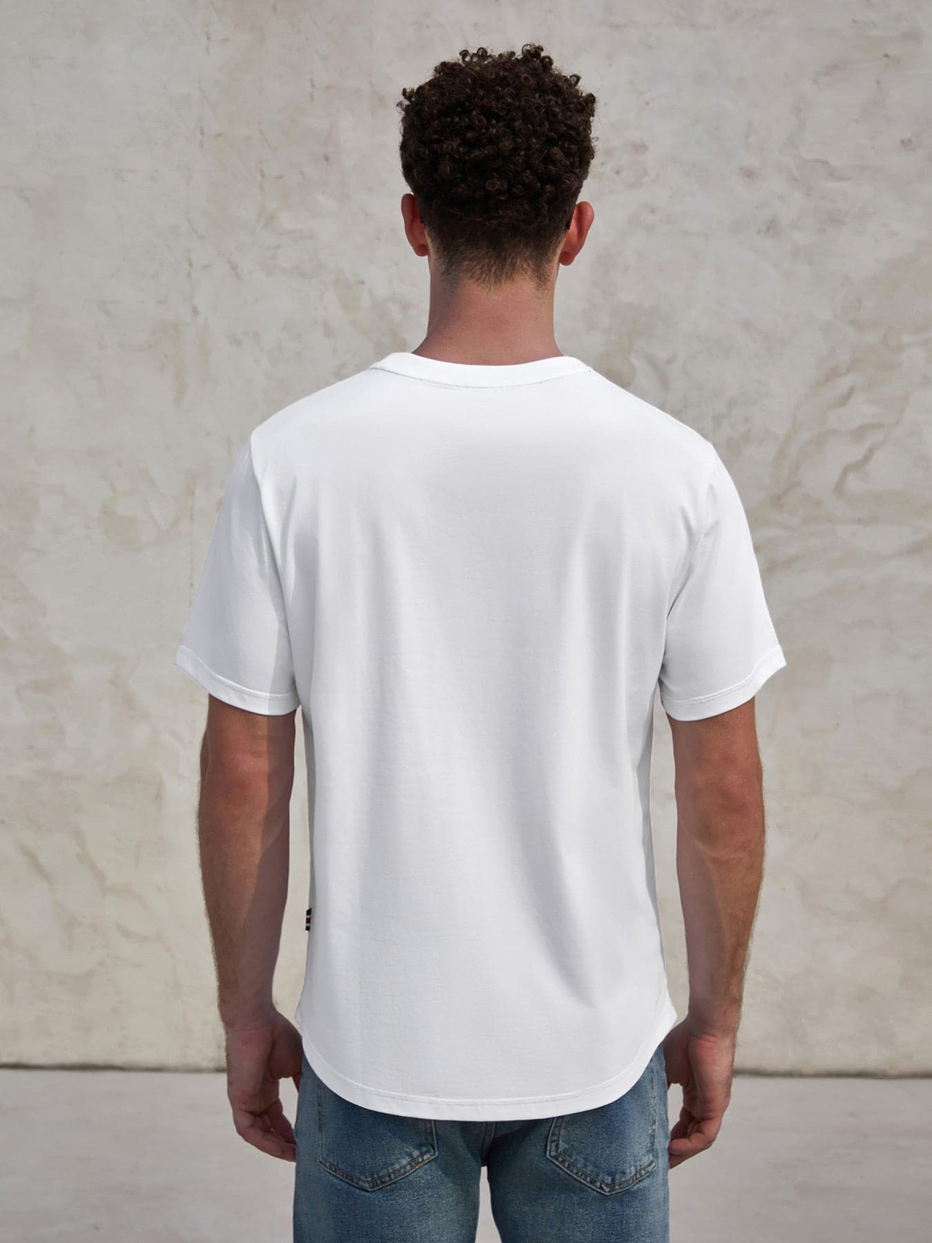 StayCool 2.0 Curve-Hem T-Shirt: Klassische Passform