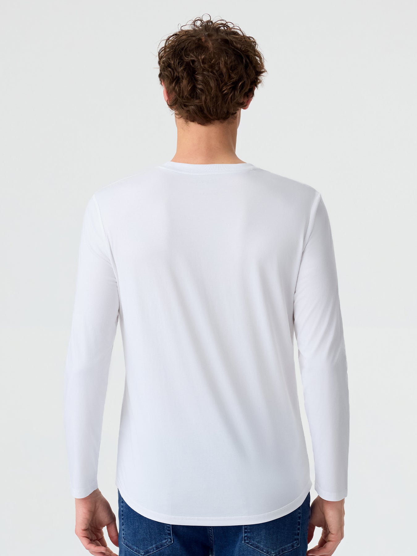 StaySmooth Long Sleeve Curve Hem Tee: Slim Fit