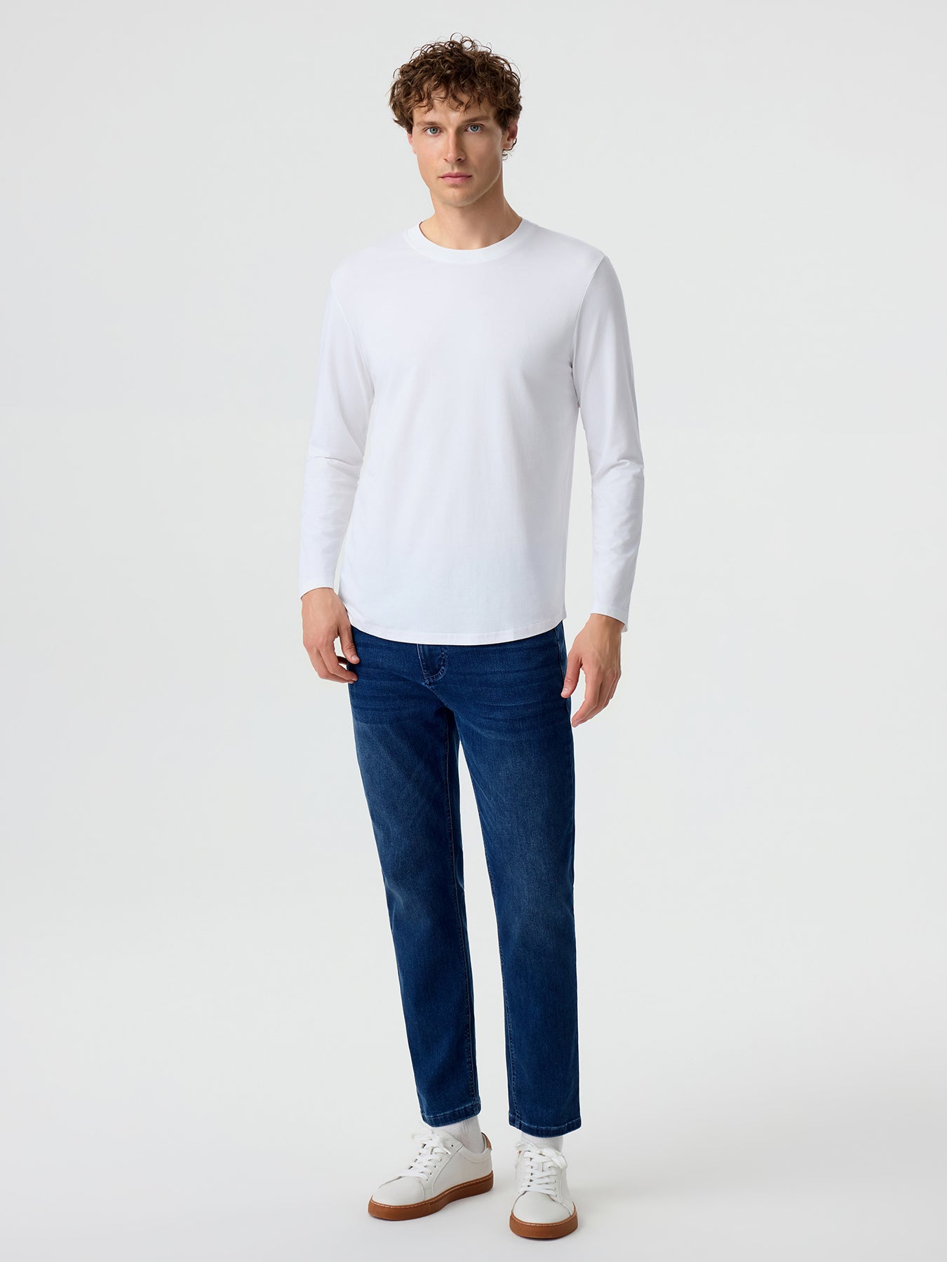 StaySmooth Long Sleeve Curve Hem Tee: Slim Fit