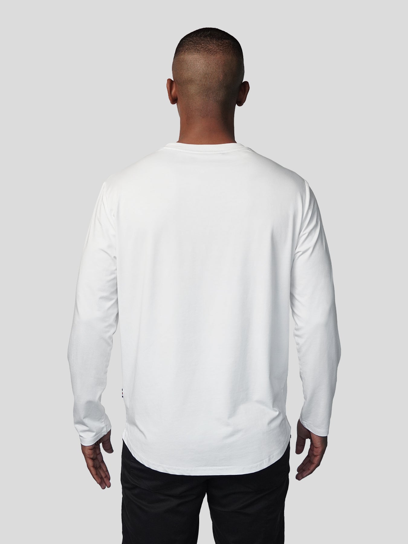 StaySmooth Long Sleeve Curve Hem Tee:Classic Fit