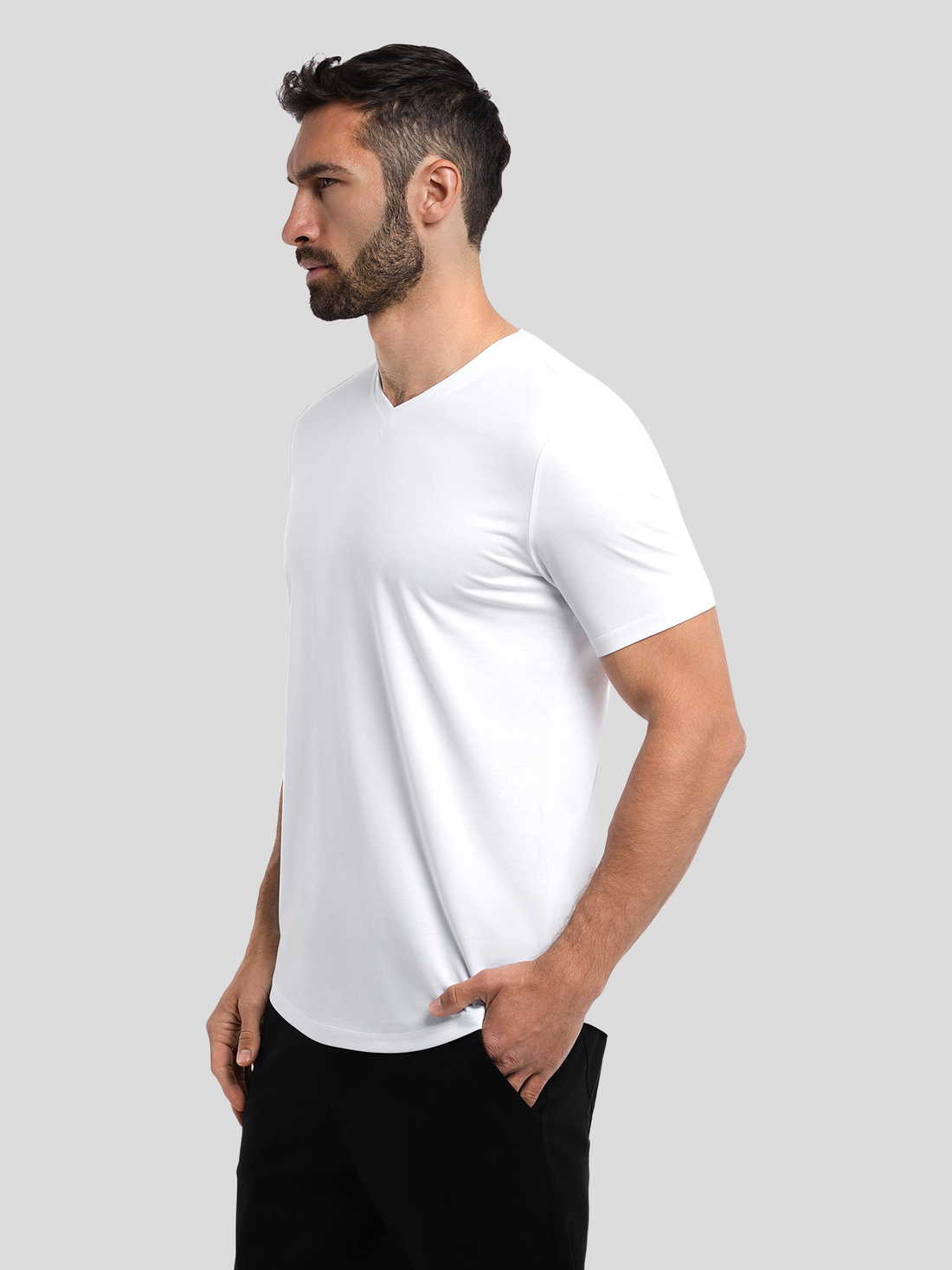 StayCool 2.0 T-Shirt mit V-Ausschnitt und geschwungenem Saum: Slim Fit