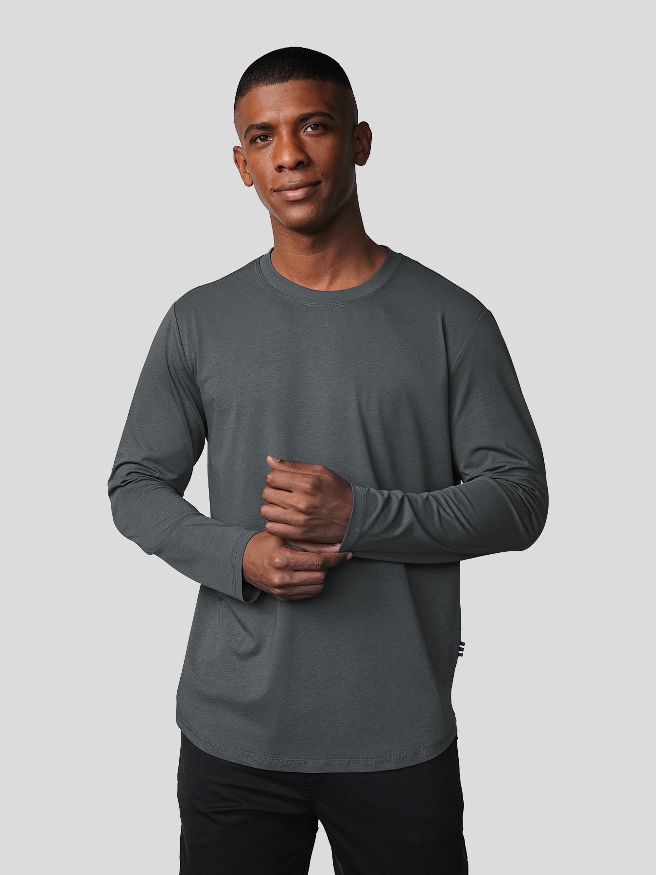 StaySmooth Long Sleeve Curve Hem Tee:Classic Fit