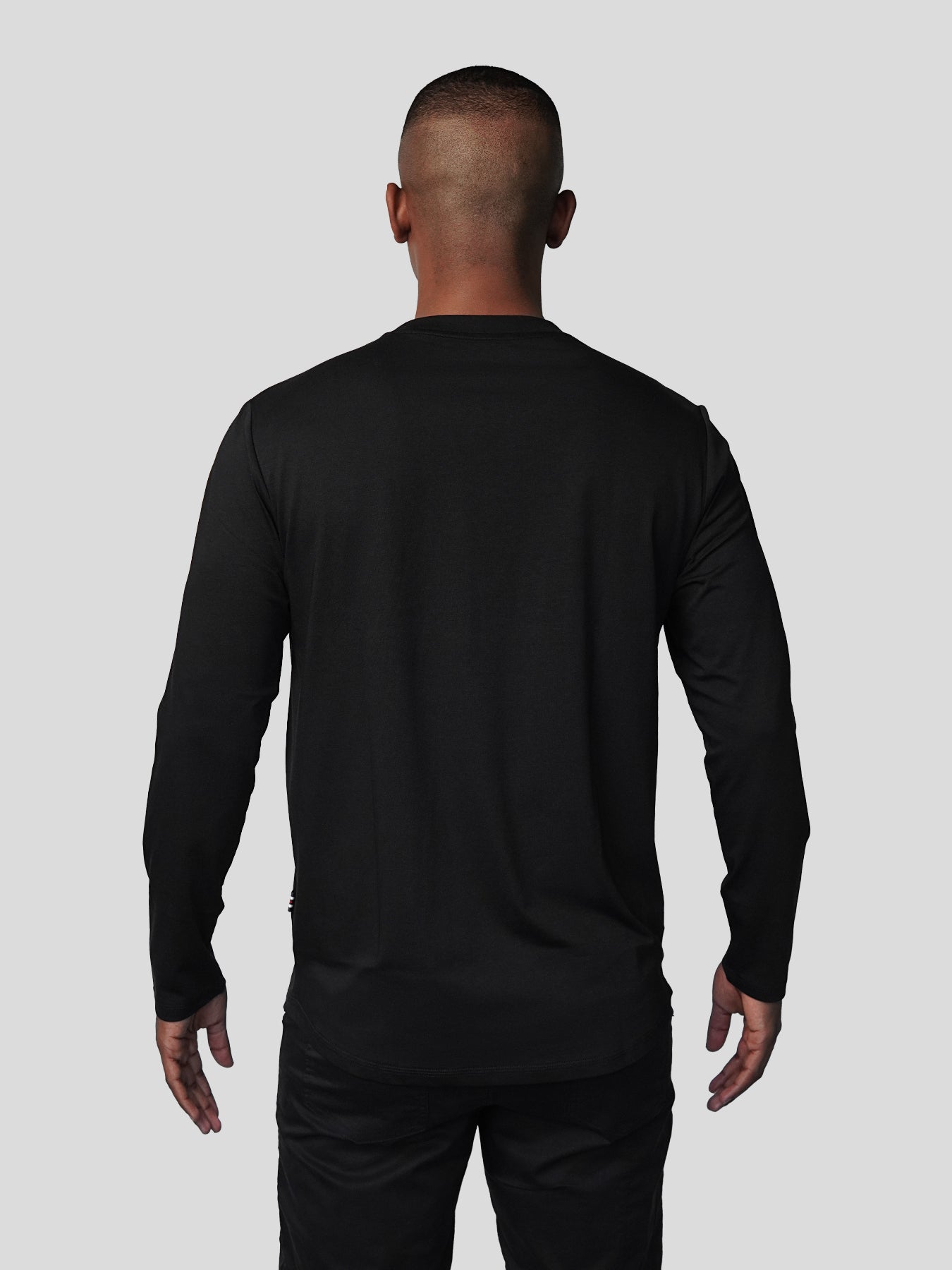 StaySmooth Long Sleeve Curve Hem Tee:Classic Fit