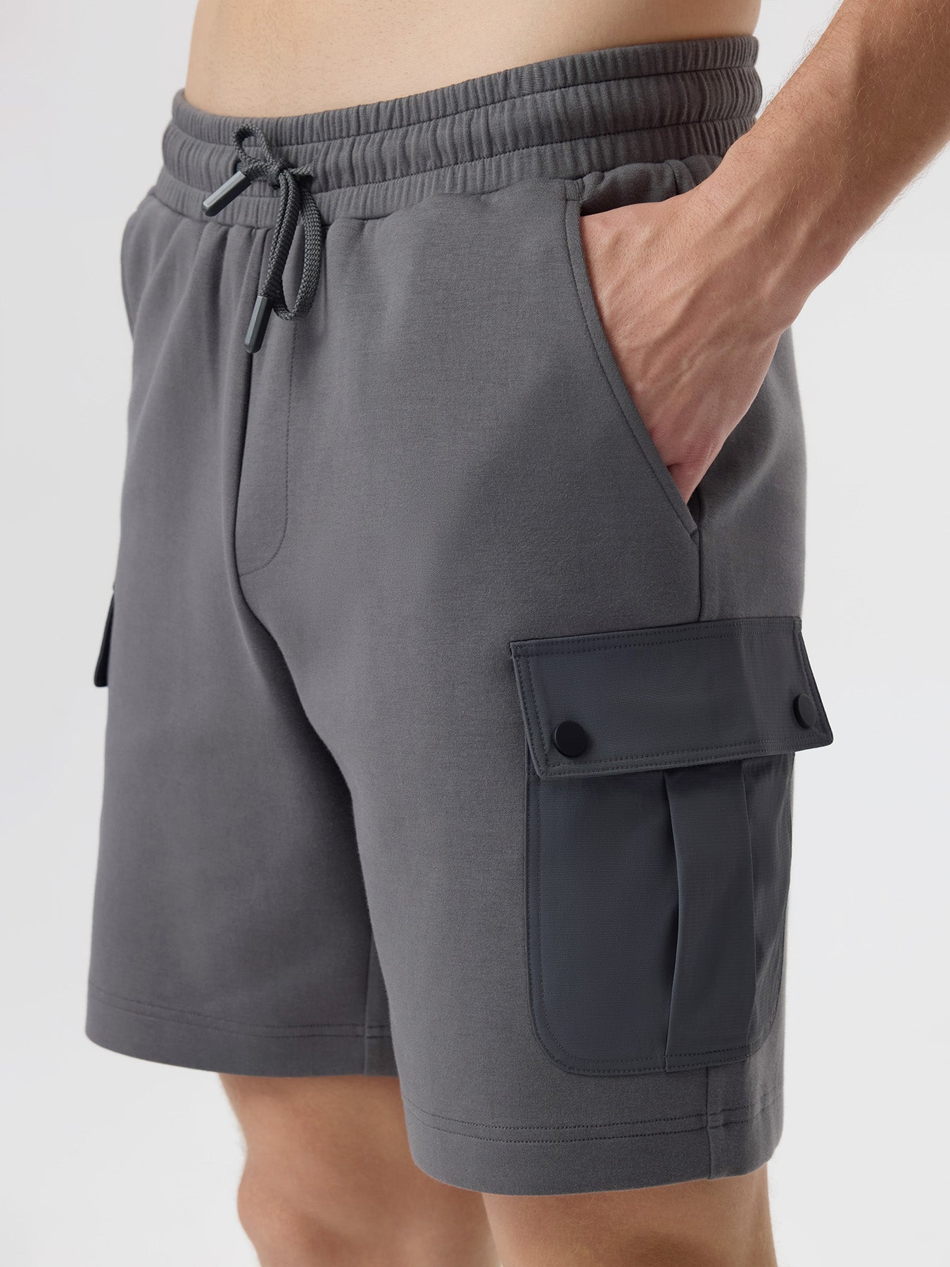 Weekend Performance Cargo Short 7"