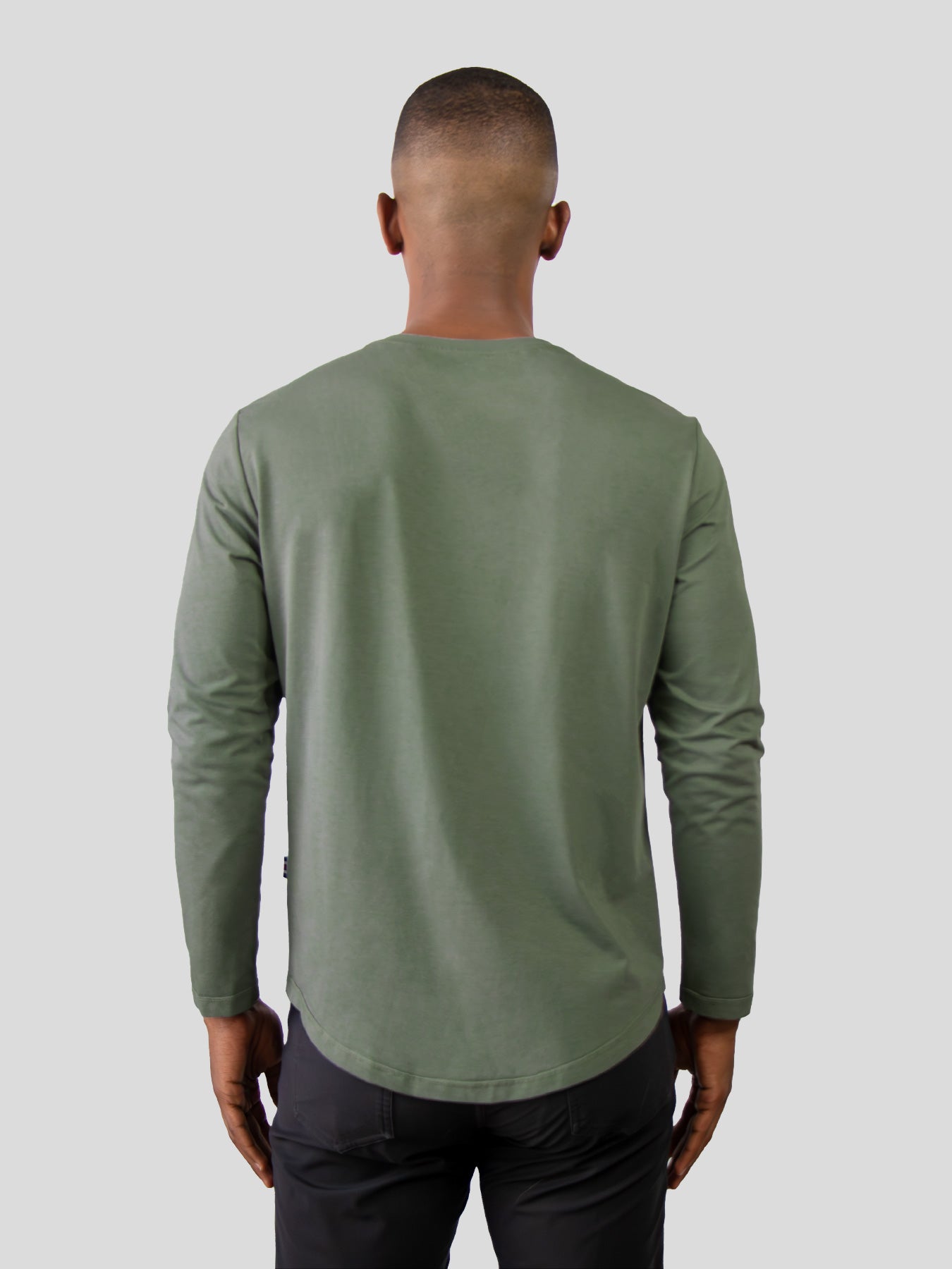 StaySmooth Long Sleeve Curve Hem Tee: Slim Fit