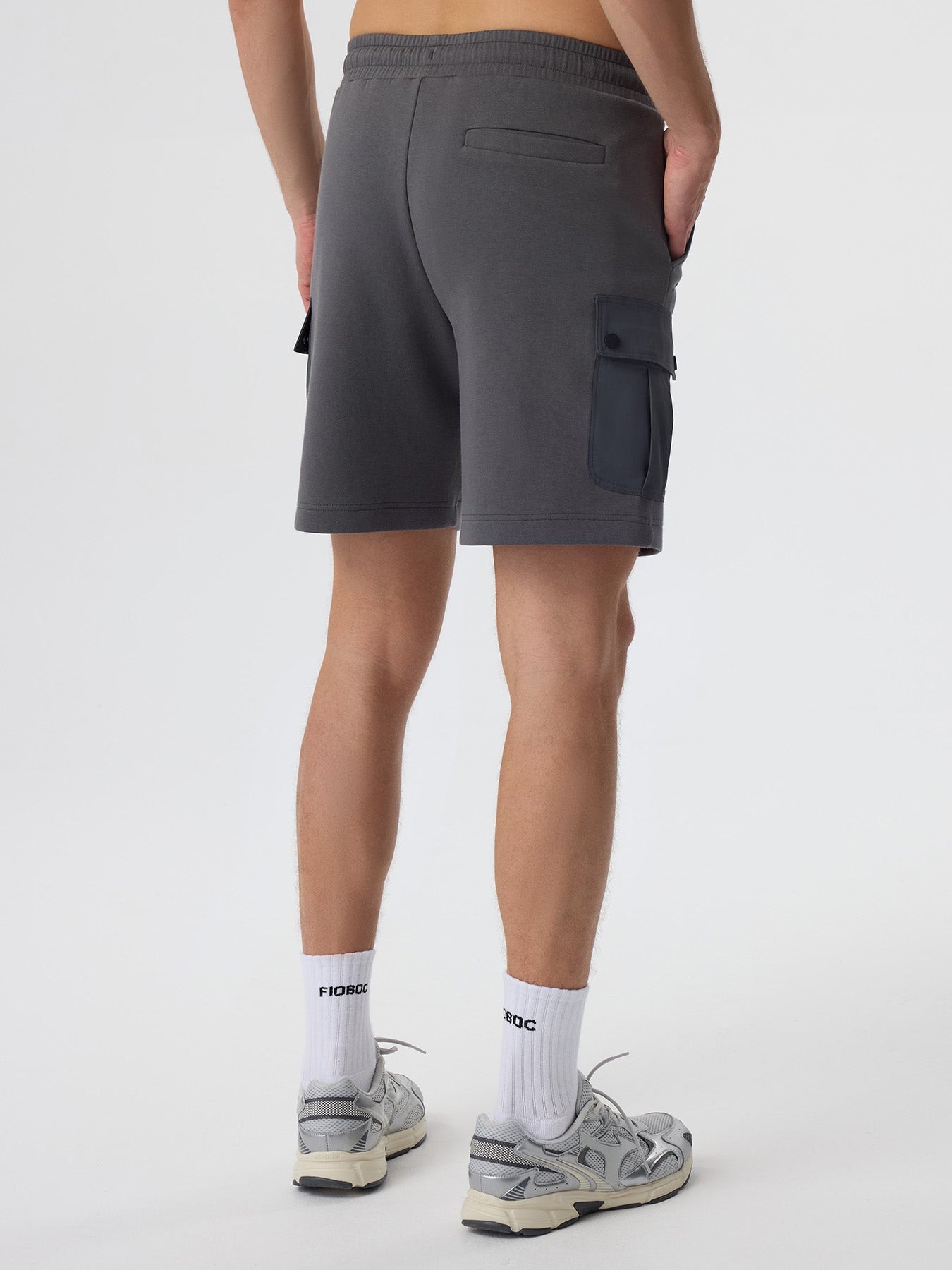 Weekend Performance Cargo Short 7"