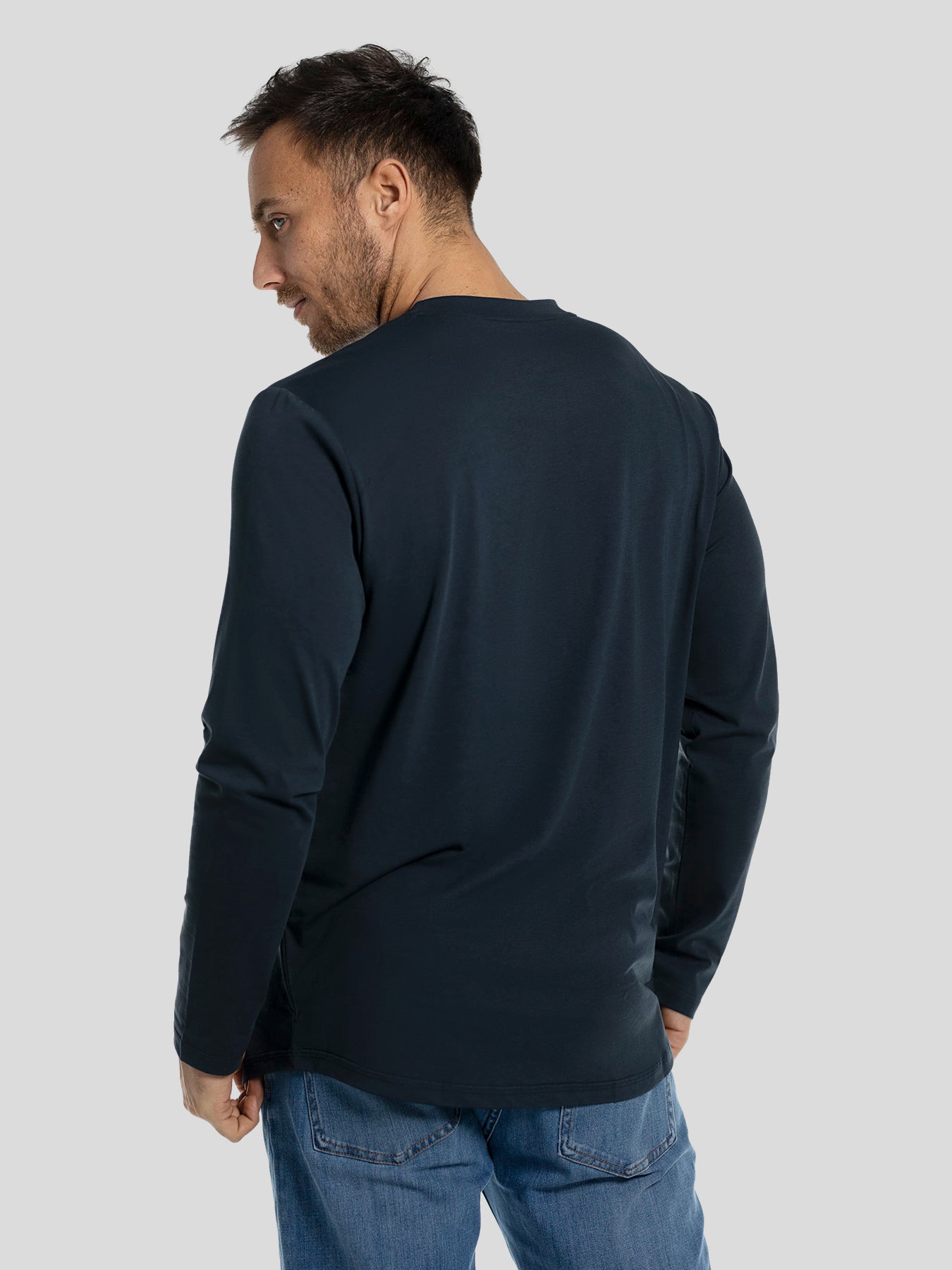 StaySmooth Long Sleeve Curve Hem Tee:Classic Fit