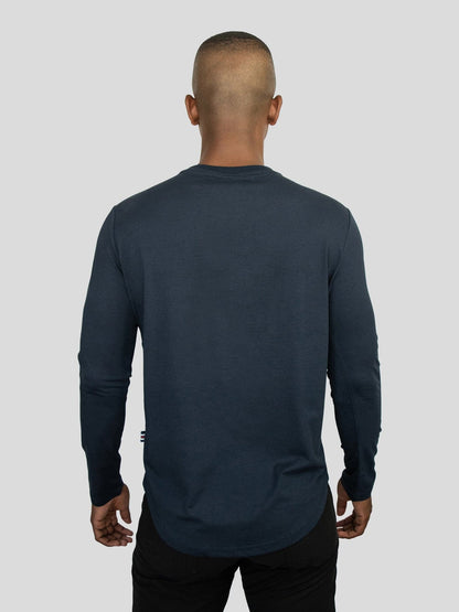 StaySmooth Long Sleeve Curve Hem Tee: Slim Fit