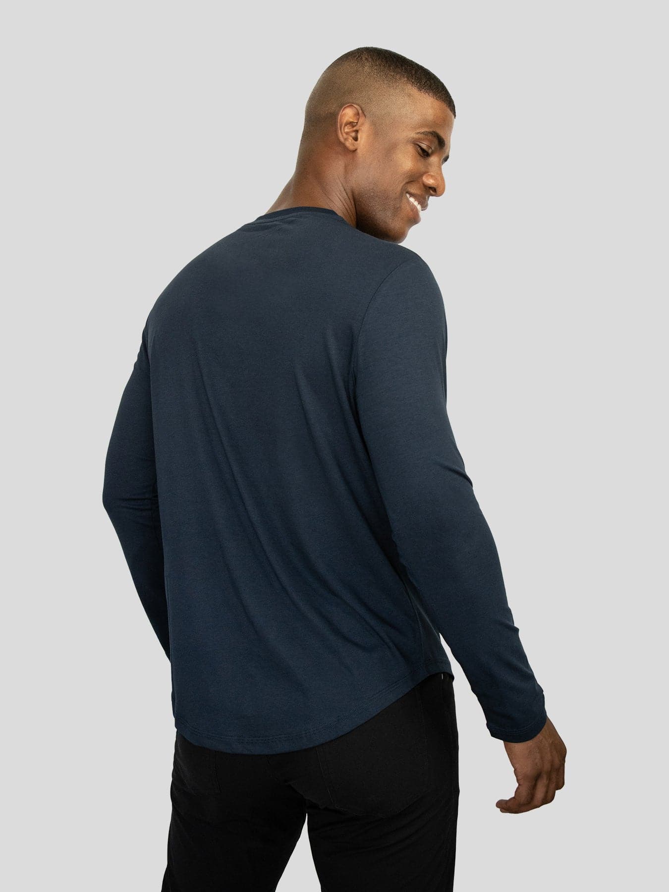 StaySmooth Long Sleeve Curve Hem Tee: Slim Fit