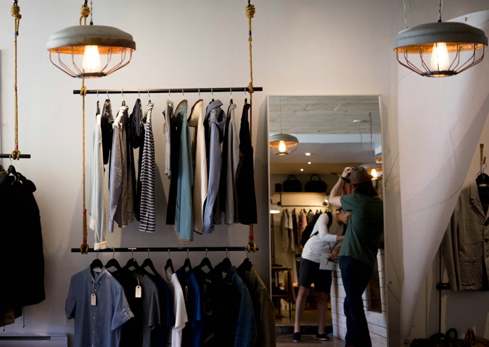 <p>Wherever you are, you can easily create and order customized products for your physical store</p>