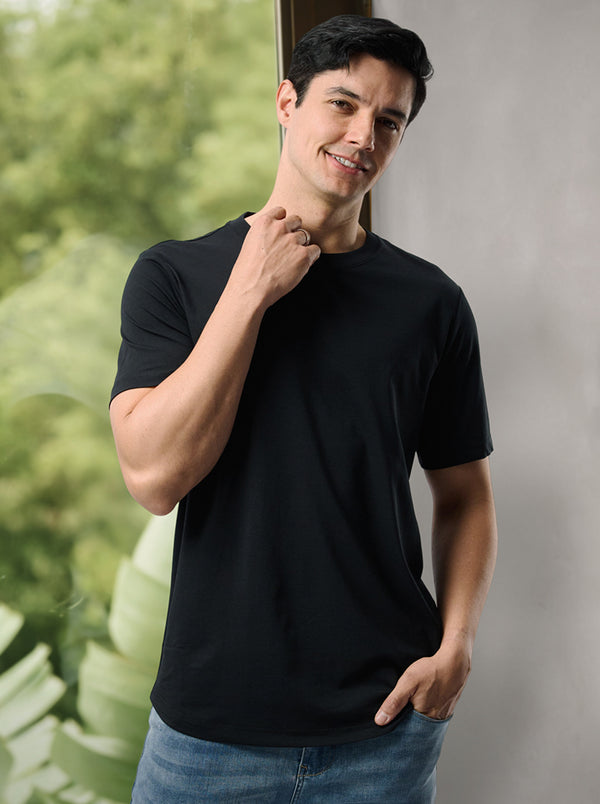 <p>SHORT SLEEVES</p>