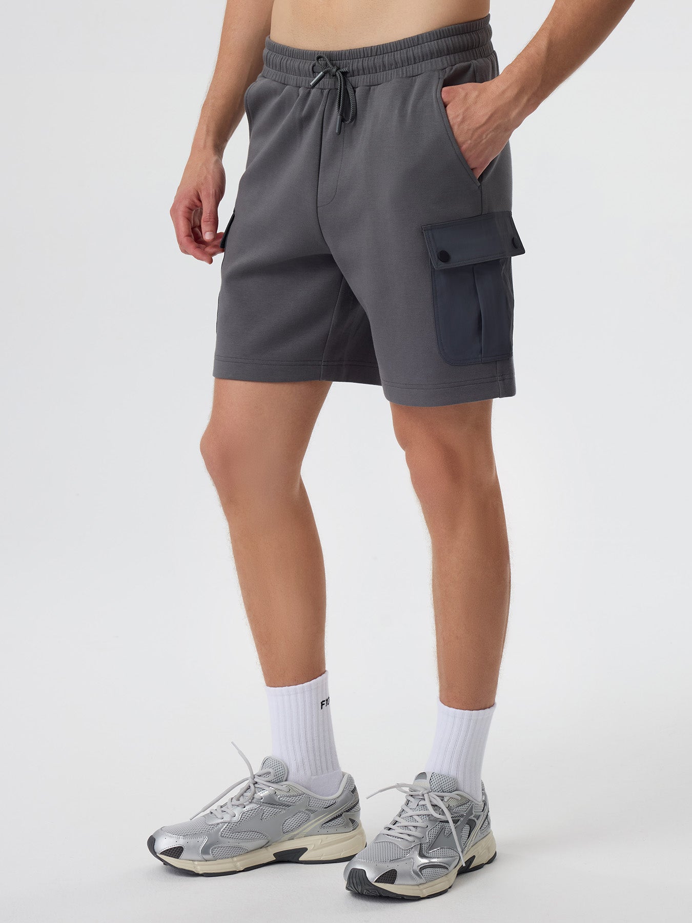 Weekend Performance Cargo Short 7"