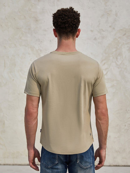 StayCool 2.0 Curve-Hem T-Shirt: Klassische Passform