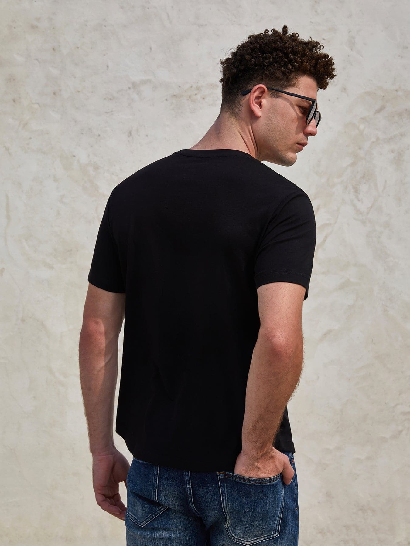 StayCool 2.0 Curve-Hem Tee: Slim-Fit