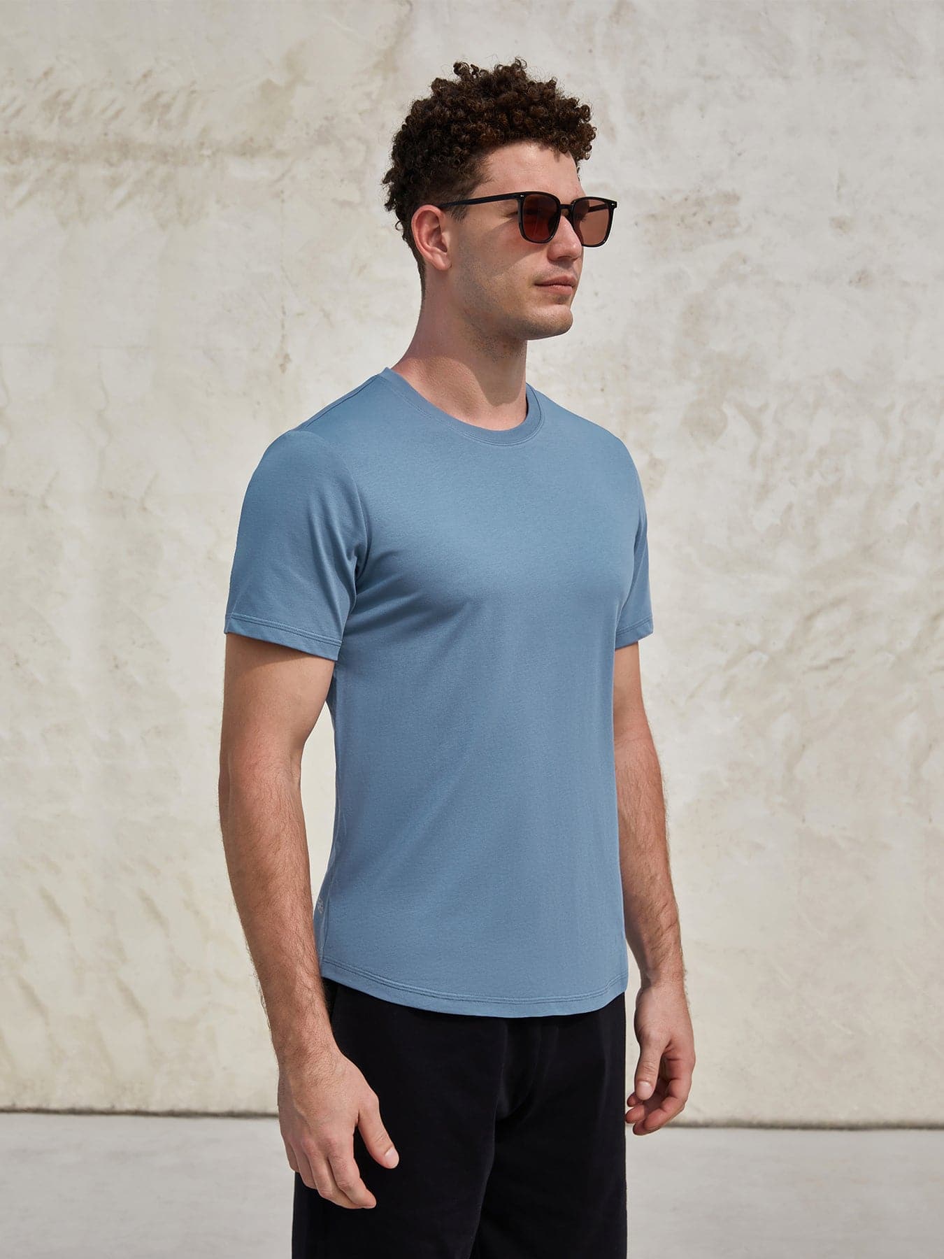 StayCool 2.0 Curve-Hem Tee: Slim-Fit