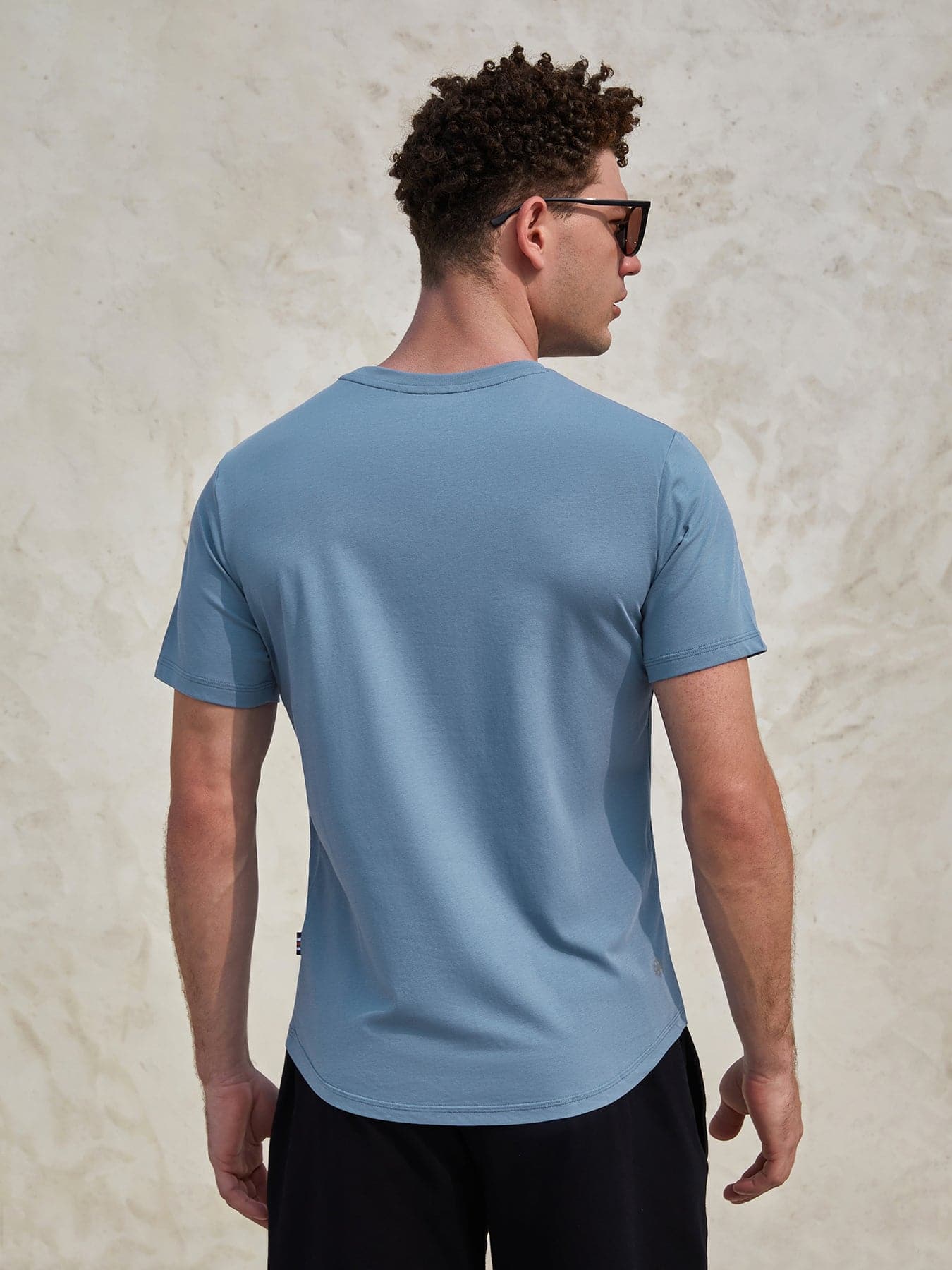 StayCool 2.0 Curve-Hem Tee: Slim-Fit