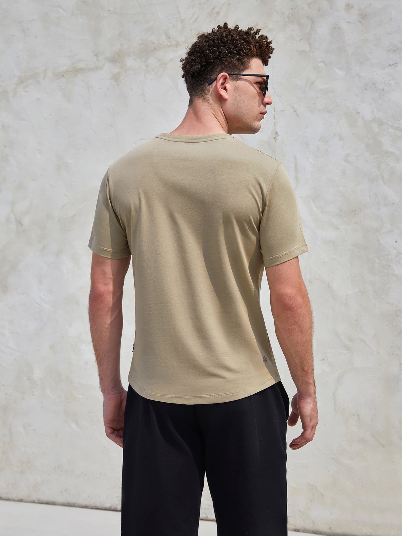 StayCool 2.0 Curve-Hem T-Shirt: Slim-Fit 