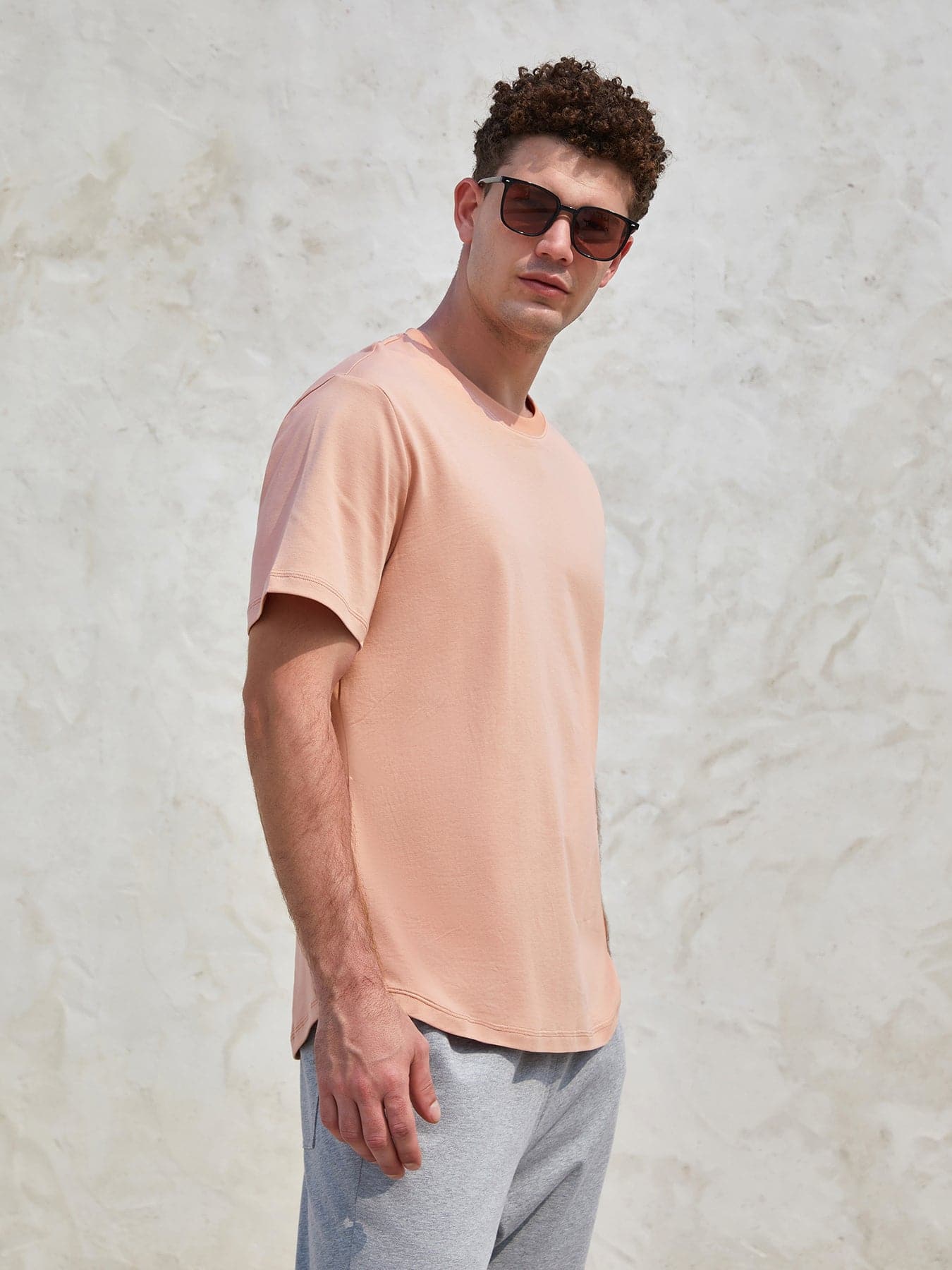 CloudWear Curve-Hem T-Shirt: Klassische Passform