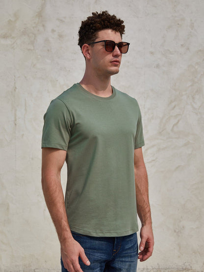 StayCool 2.0 Curve-Hem Tee: Slim-Fit