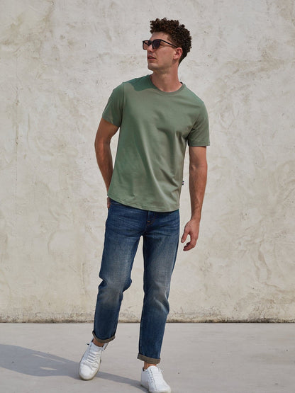 StayCool 2.0 Curve-Hem Tee: Slim-Fit