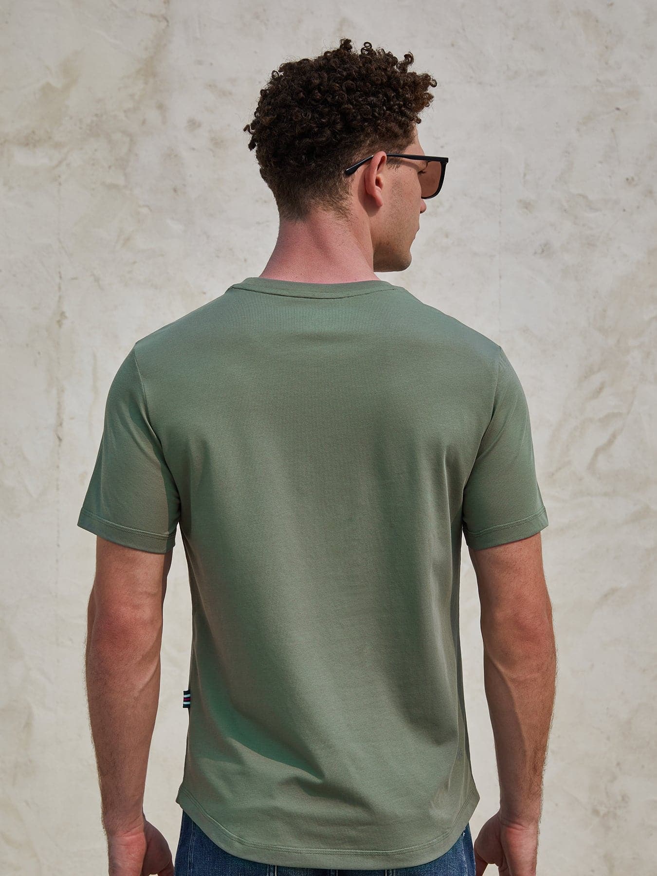 StayCool 2.0 Curve-Hem Tee: Slim-Fit